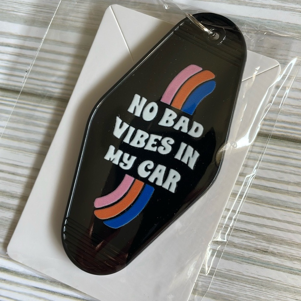 🆕Black Motel Keychain - No Bad Vibes
